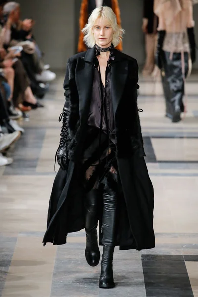 Look 31